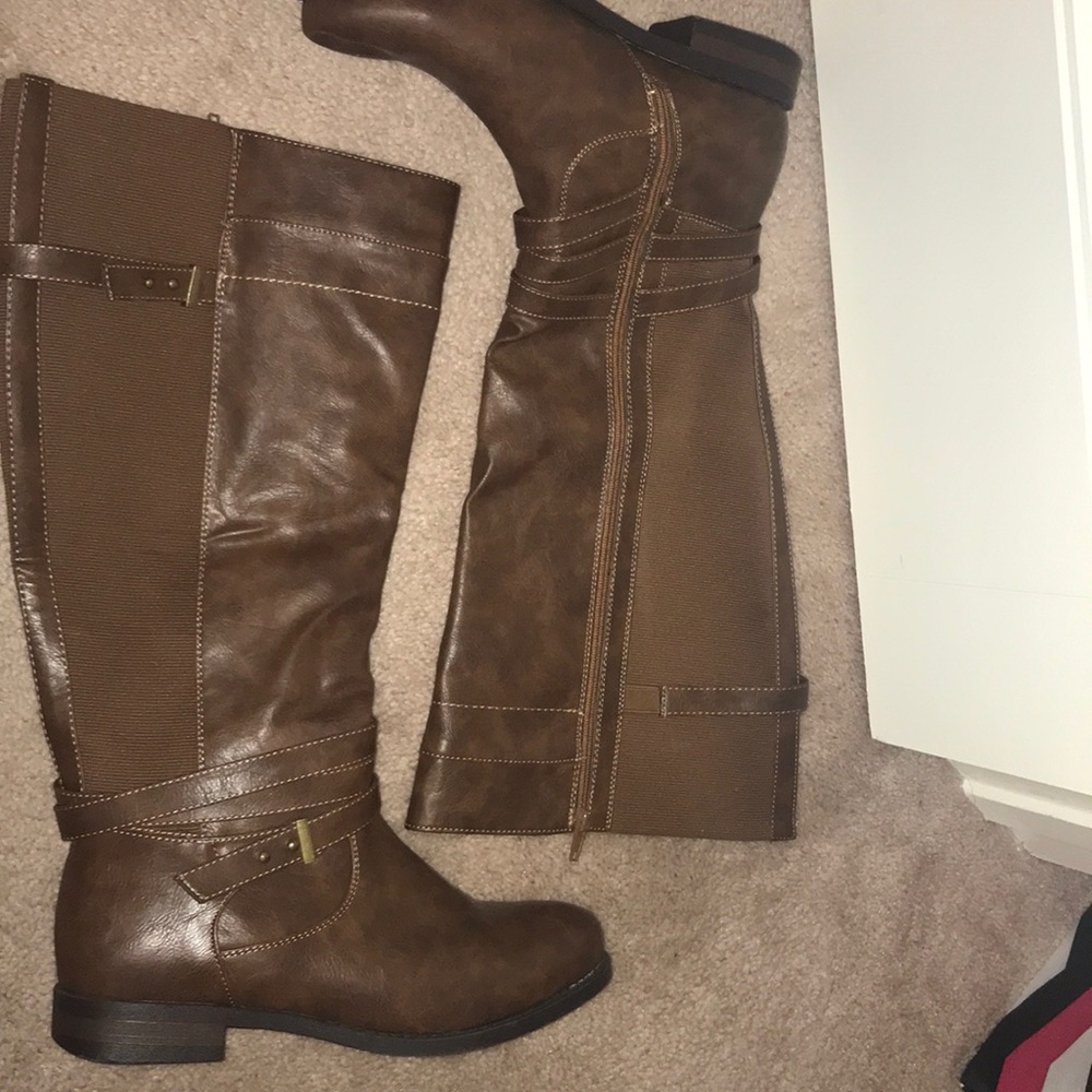 Brown fashion boots